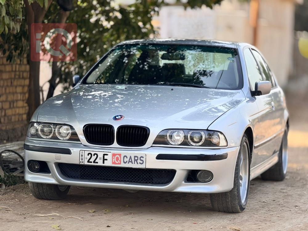 بی ئێم دەبڵیو سیریەس 5